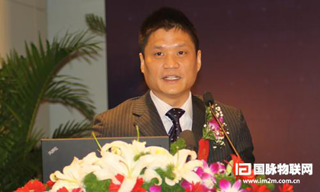 国脉互联智慧城市研究中心主任杨冰之宣布《2012中国智慧城市发展现状和趋势预测研究报告》正式发布，并以《中国智慧城市发展特征解决》为题作了精彩的演讲