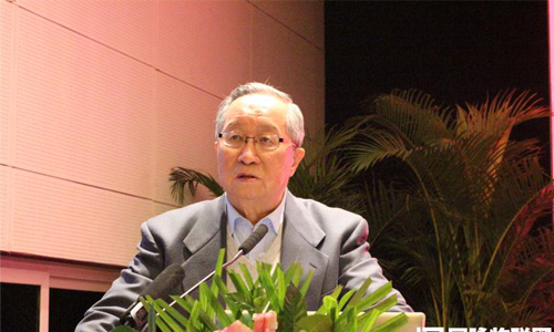 在"第六届（2014）中国智慧城市发展年会"上，中国互联网协会副理事长、国家信息化专家咨询委员会委员高新民发表主题演讲