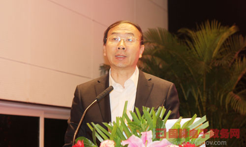 在"2014中国智慧政府发展年会"上，中央网信办信息化发展局局长徐愈发表主题演讲