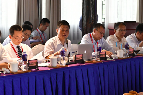 国脉董事长杨冰之出席2018无锡智慧城市尚贤河群贤会