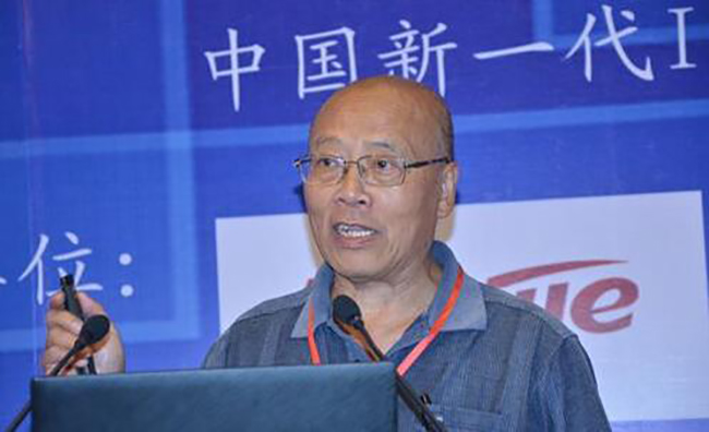 资深信息化专家、原中国信息协会副会长胡小明发表了题为《对新型智慧城市建设顶层设计的思考》的精彩演讲